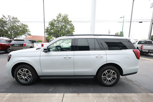Certified 2025 Ford Expedition Active AWD/4WD image 9
