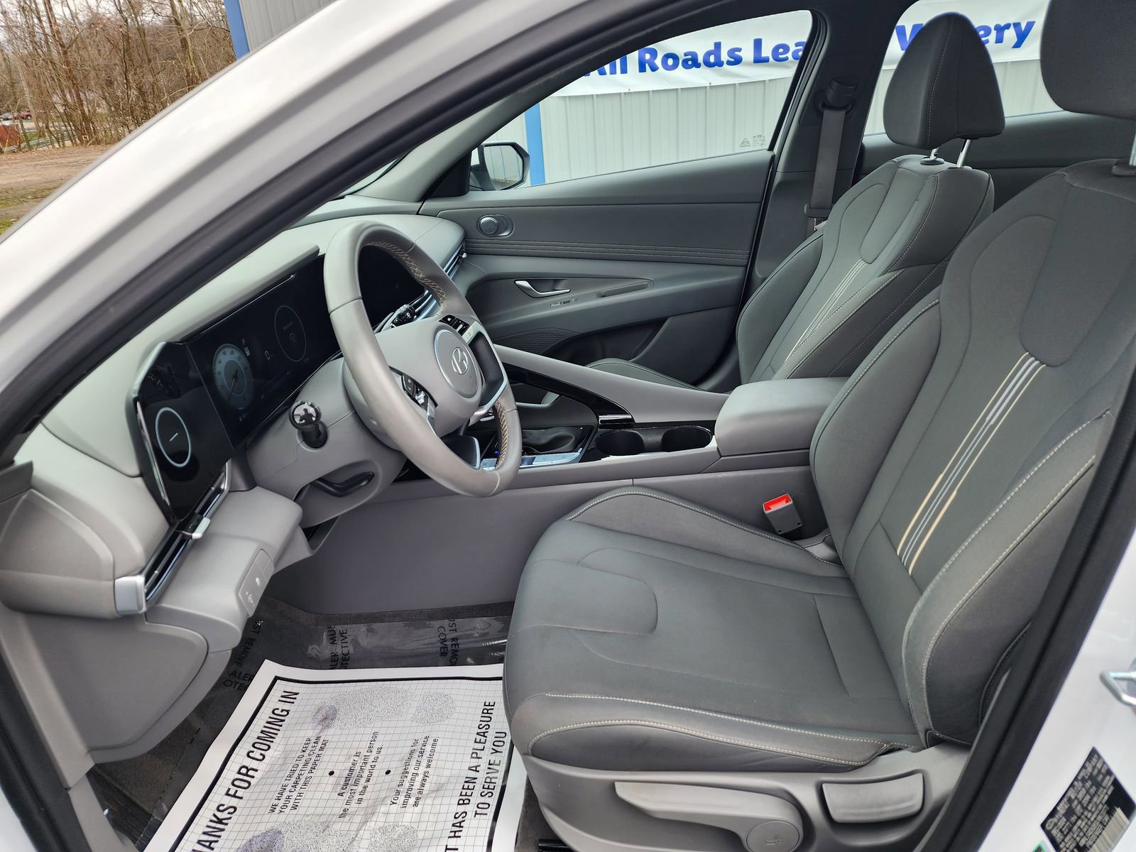 Used 2025 Hyundai Elantra SEL image 12