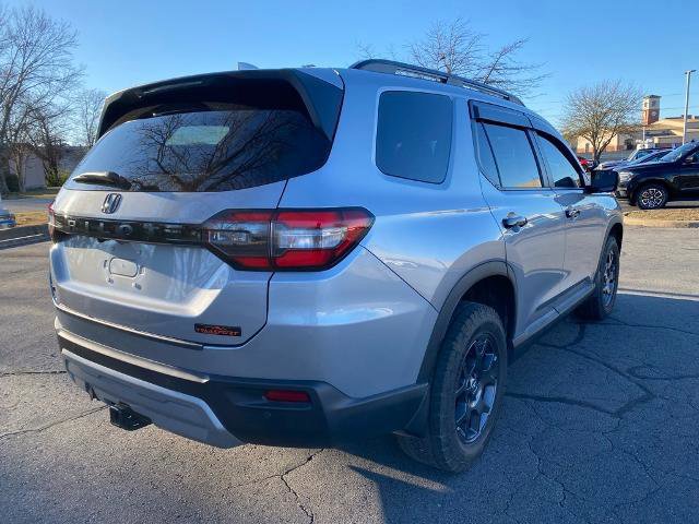 Used 2025 Honda Pilot TrailSport image 5