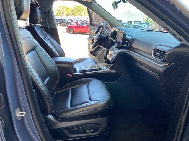 Certified 2021 Ford Explorer XLT w/ Equipment Group 202A image 13