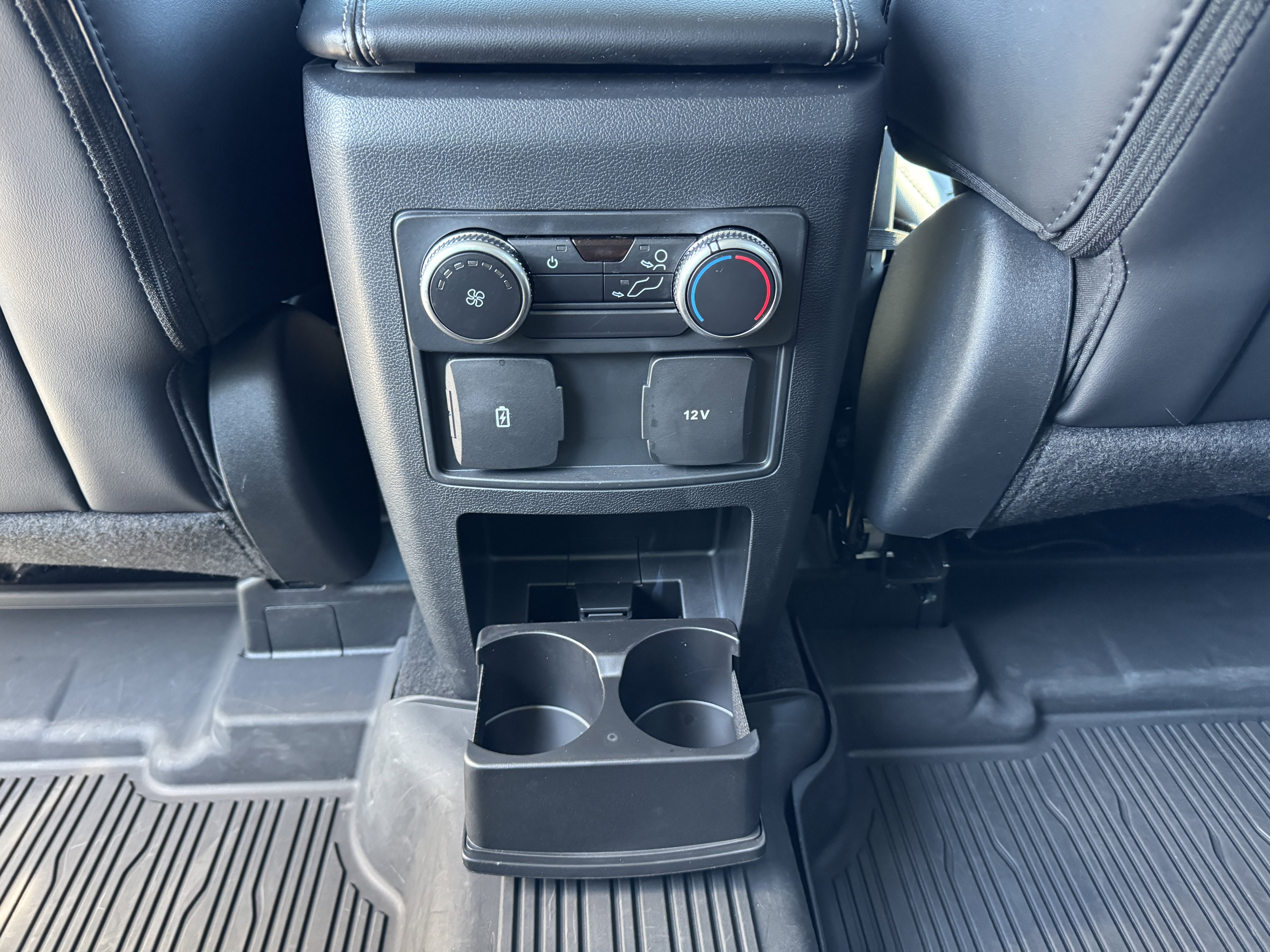 Certified 2022 Ford Explorer XLT w/ Equipment Group 202A image 33