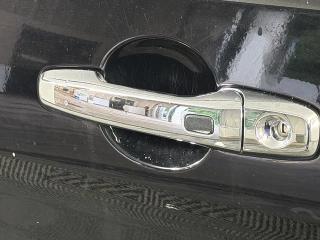 Certified 2017 Ford Explorer Limited FWD image 19