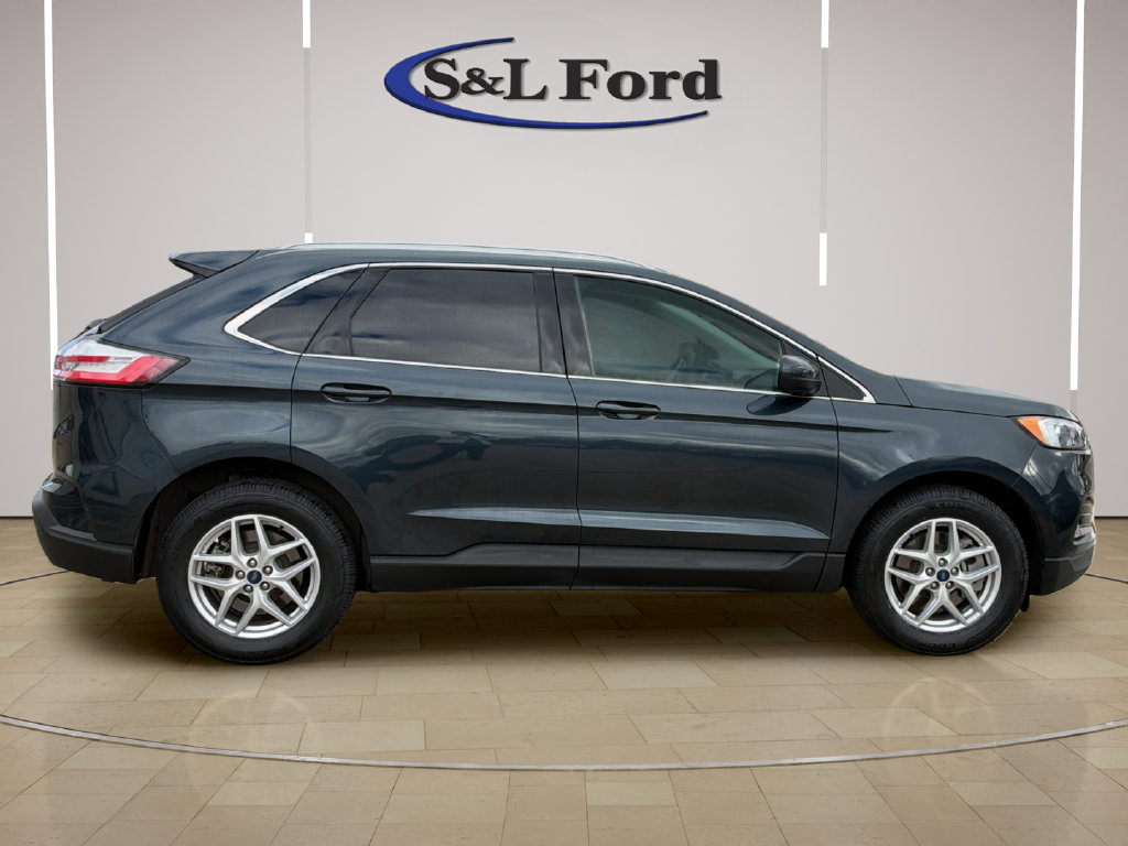 Certified 2022 Ford Edge SEL w/ Convenience Package AWD/4WD image 9