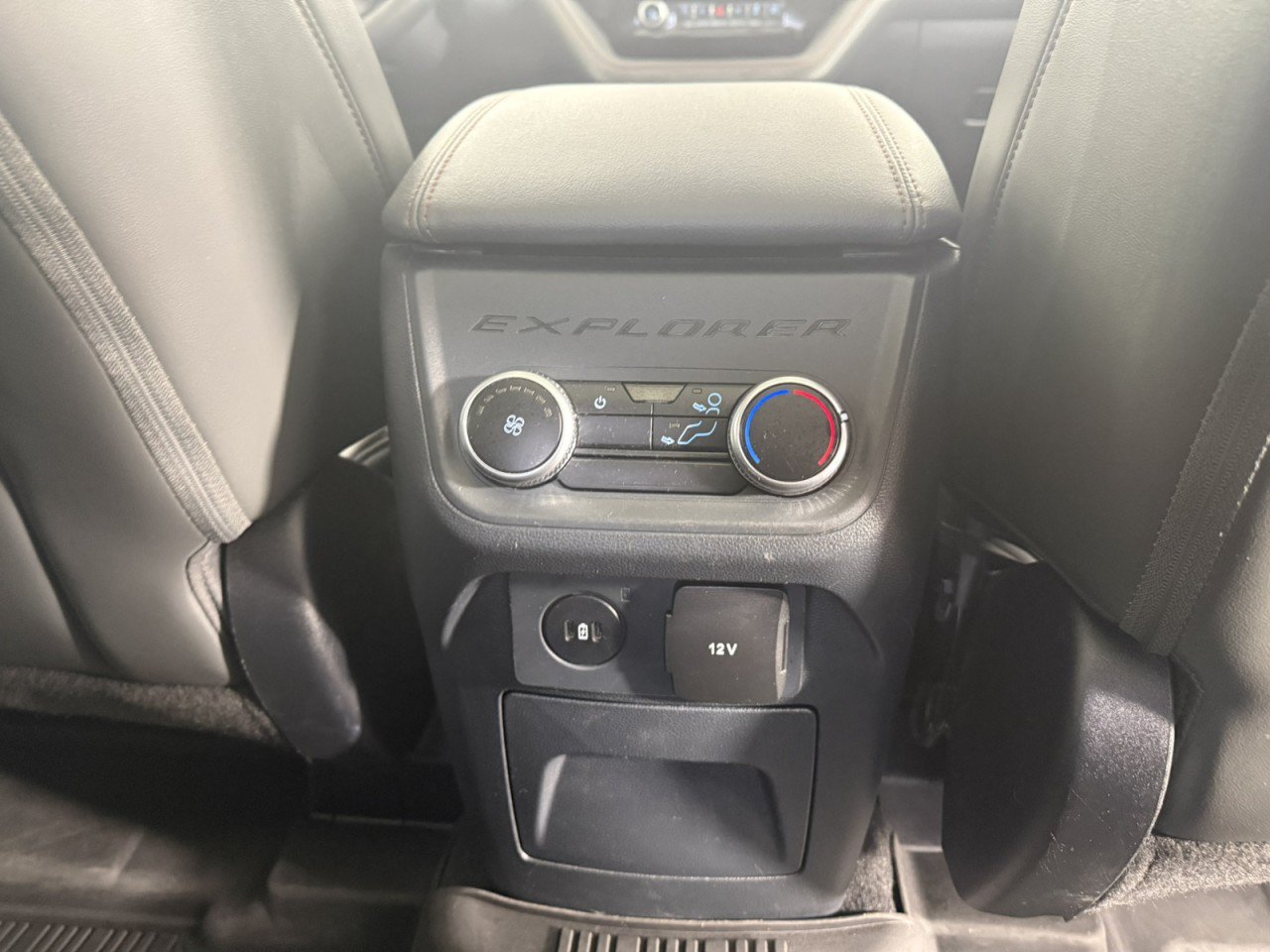 Certified 2025 Ford Explorer Active w/ Active Comfort Package AWD/4WD image 15