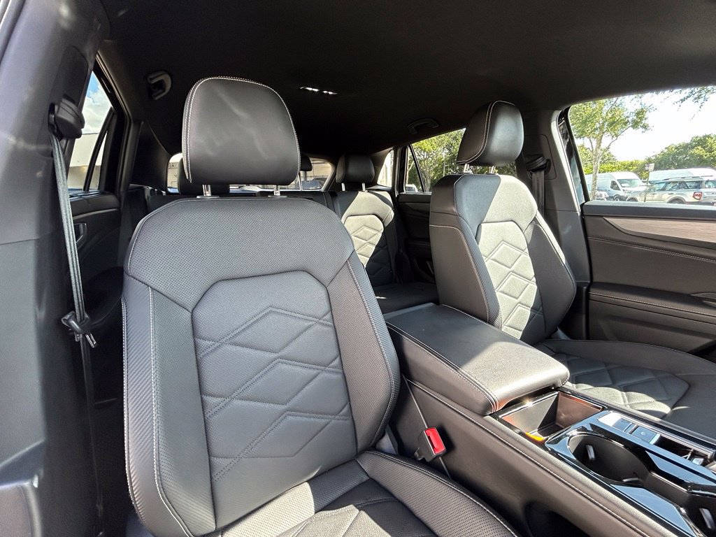 Used 2026 Volkswagen Atlas Cross Sport SE FWD image 25