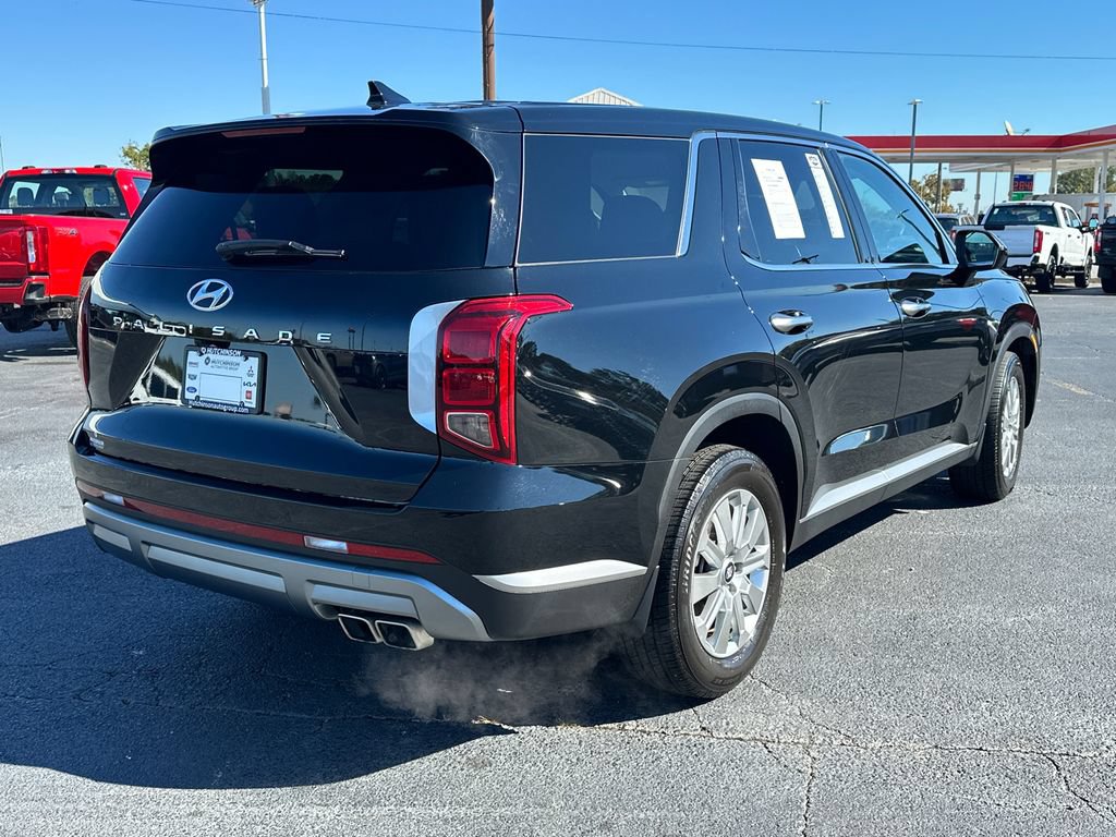 Used 2025 Hyundai Palisade SE FWD image 3