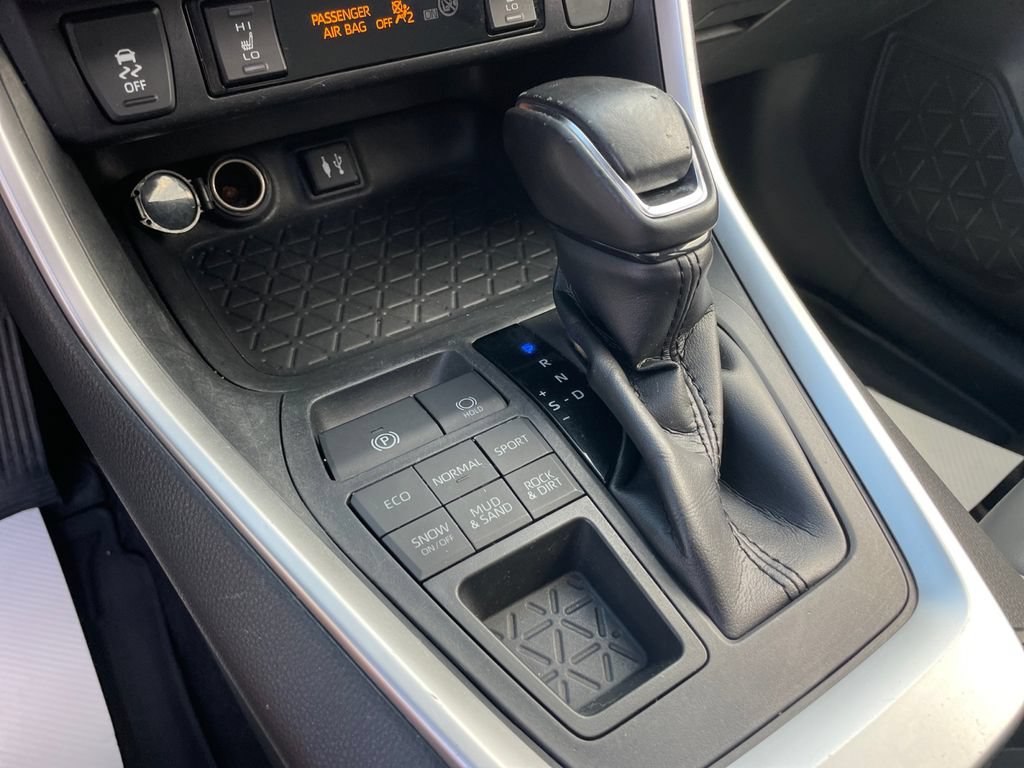 Used 2019 Toyota RAV4 XLE Premium w/ Cold Weather Package AWD/4WD image 38