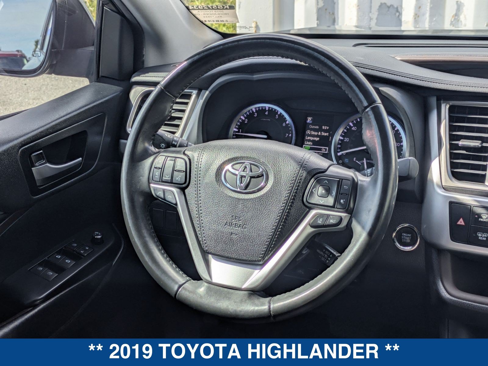 Used 2019 Toyota Highlander XLE FWD image 19