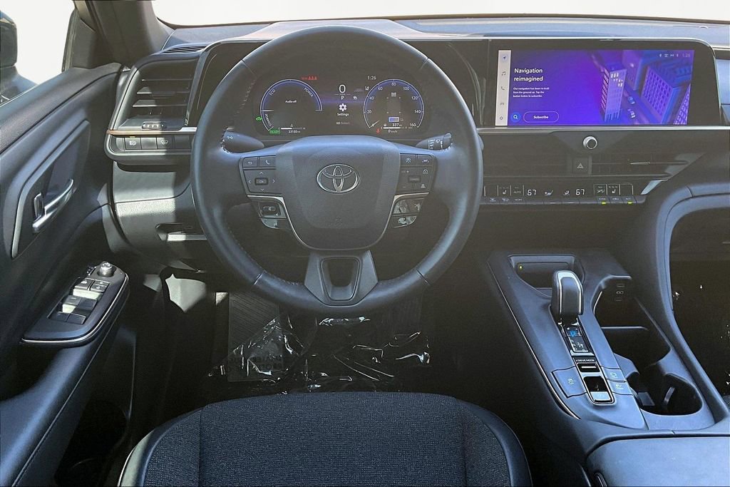 Used 2023 Toyota Crown AWD/4WD image 4