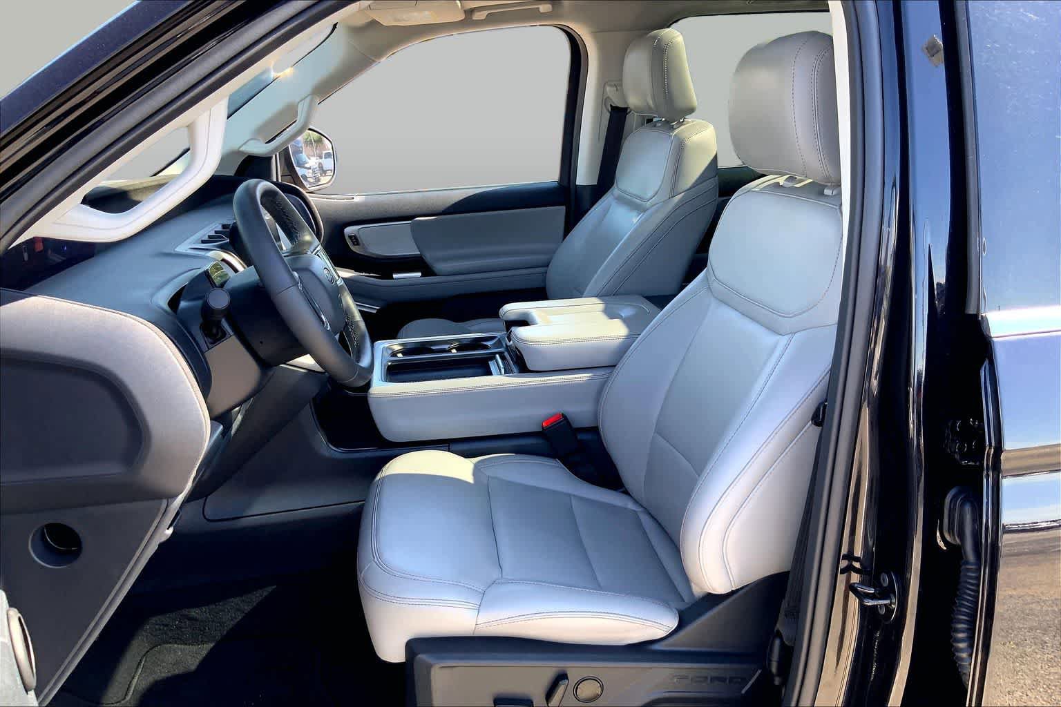 Certified 2025 Ford Expedition Active RWD image 8