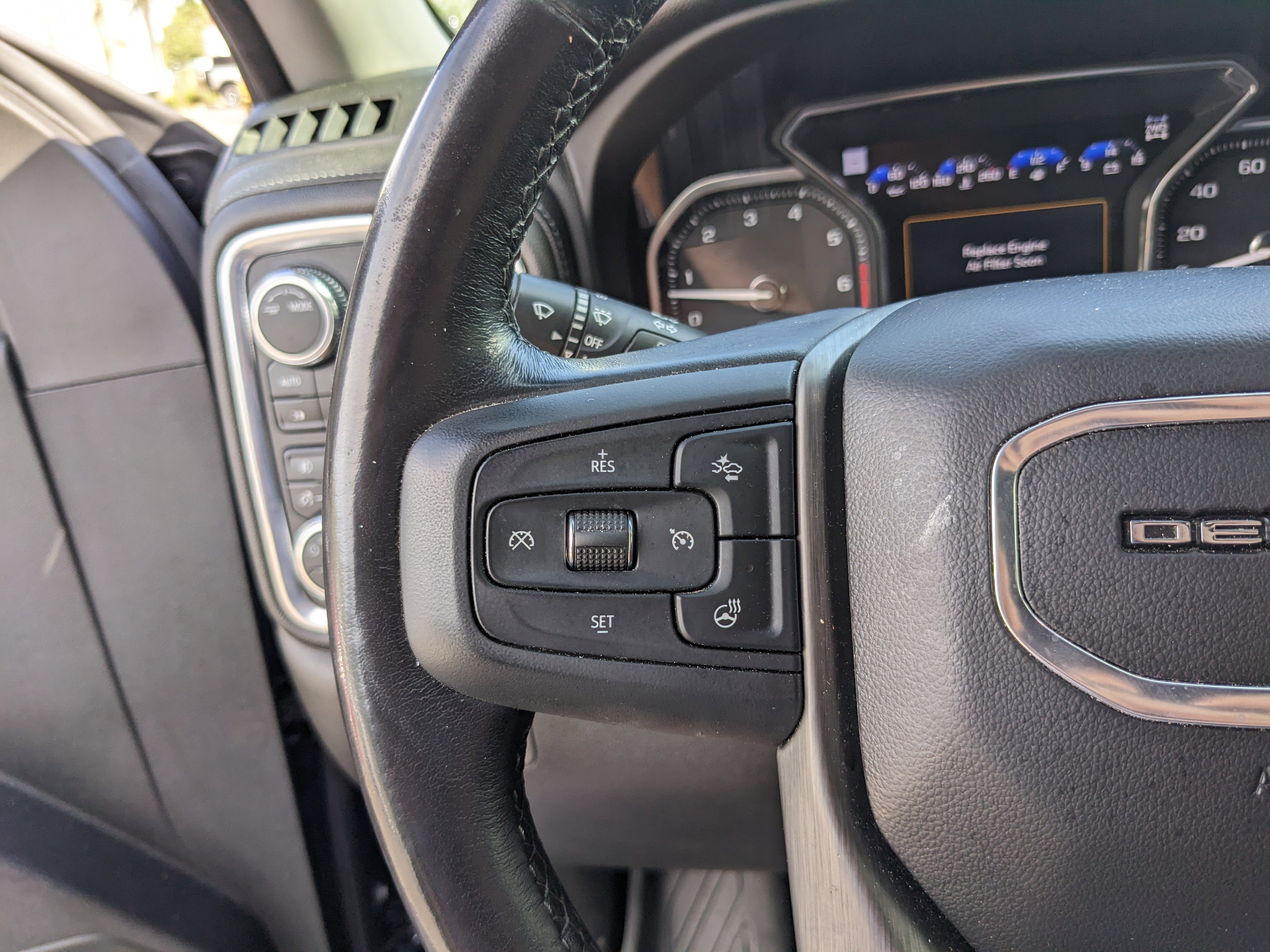 Used 2022 GMC Sierra 2500 Denali w/ Denali Ultimate Package image 27