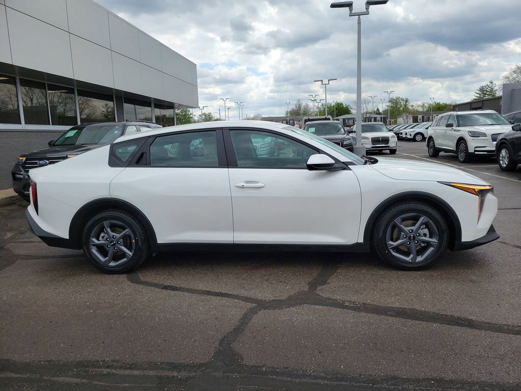 Used 2025 Kia K4 LXS image 6