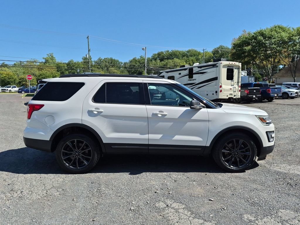 Certified 2017 Ford Explorer XLT w/ Equipment Group 202A AWD/4WD image 14