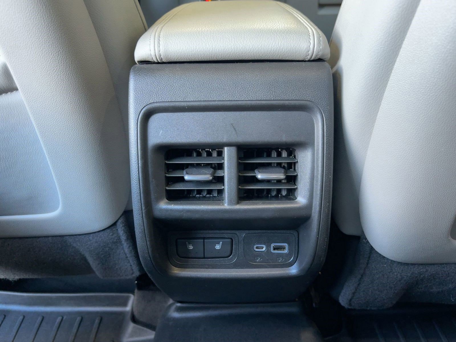 Used 2021 Cadillac XT4 Luxury w/ Cold Weather Package image 33