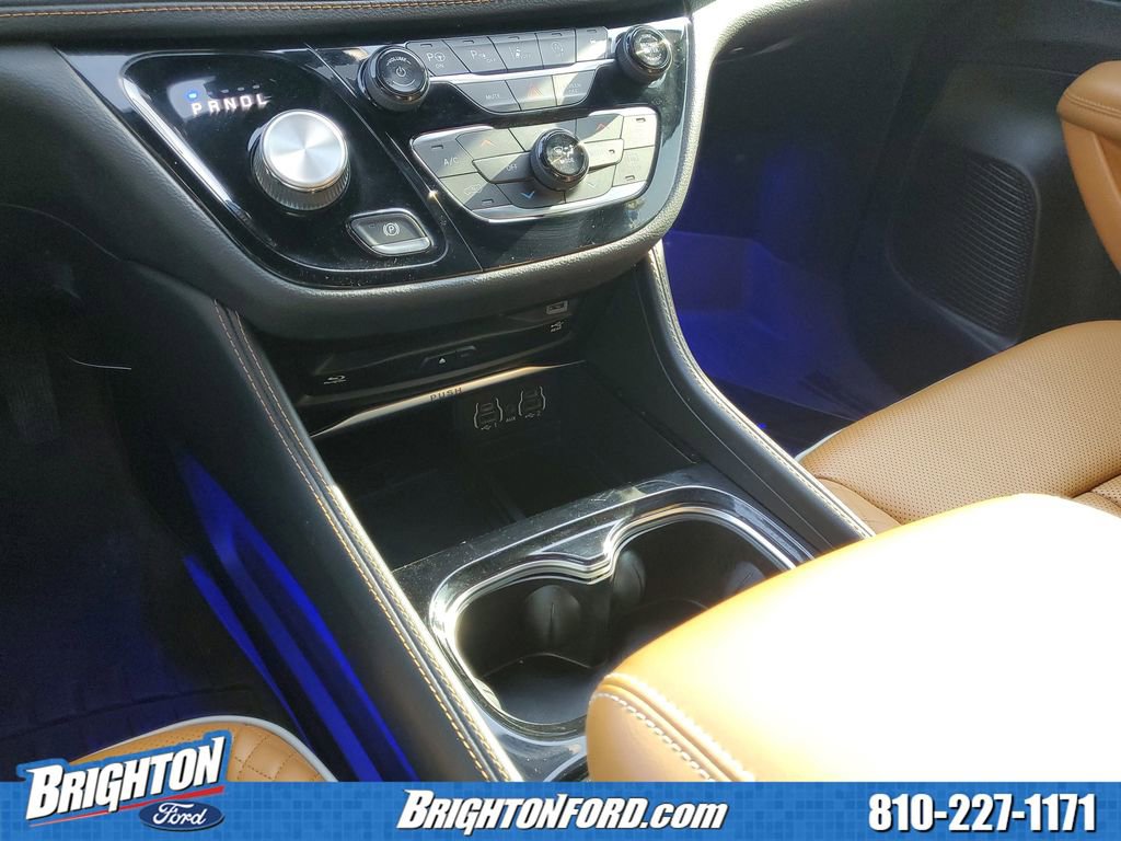 Used 2021 Chrysler Pacifica Pinnacle AWD/4WD image 32