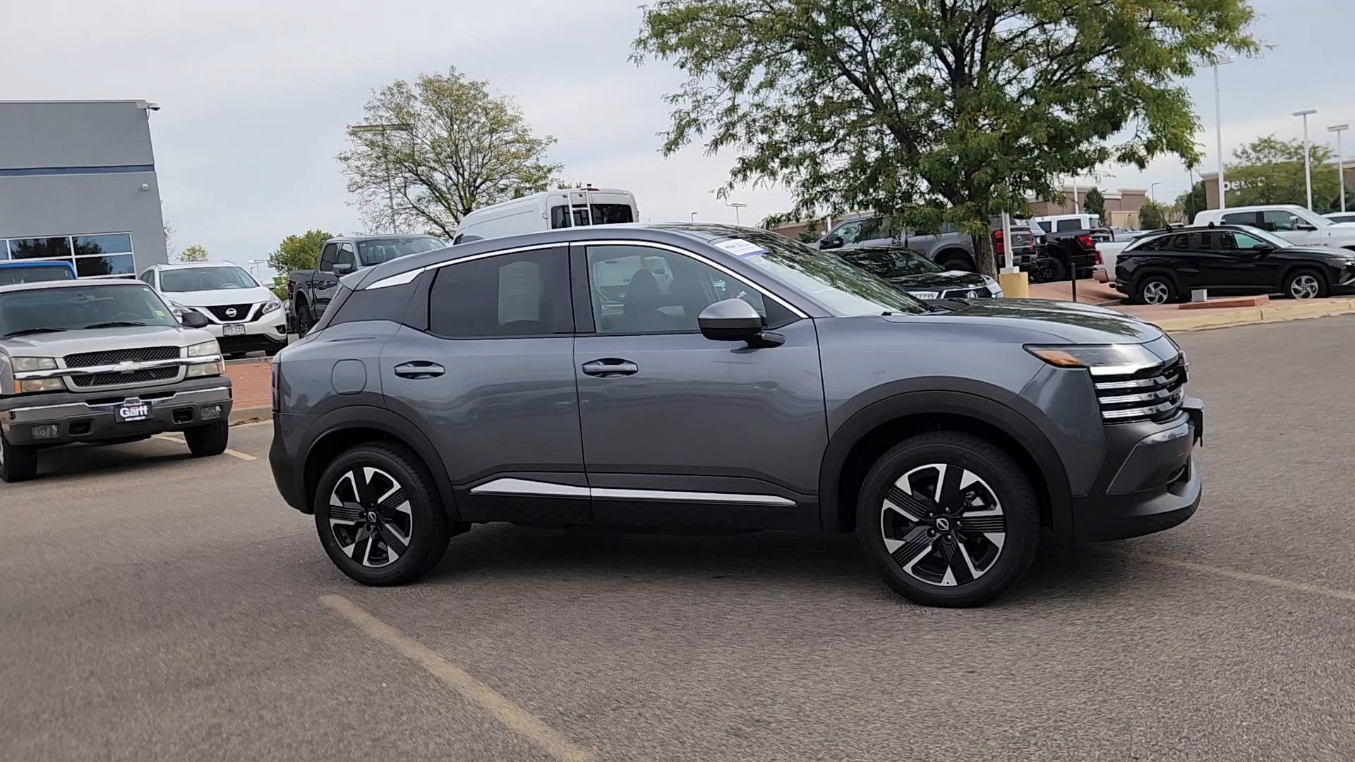 Used 2025 Nissan Kicks SV AWD/4WD image 10