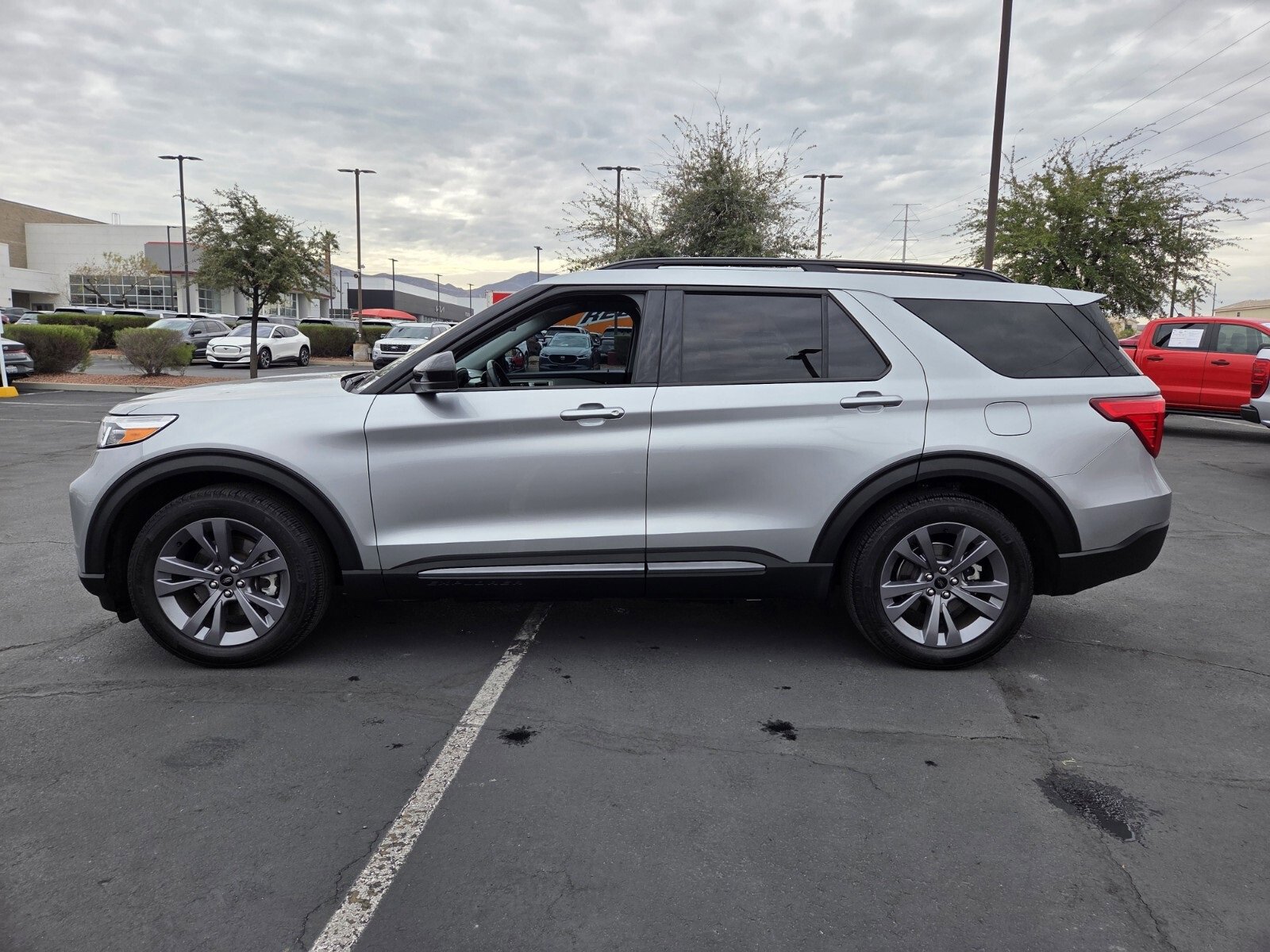 Certified 2023 Ford Explorer XLT w/ Equipment Group 202A video 2