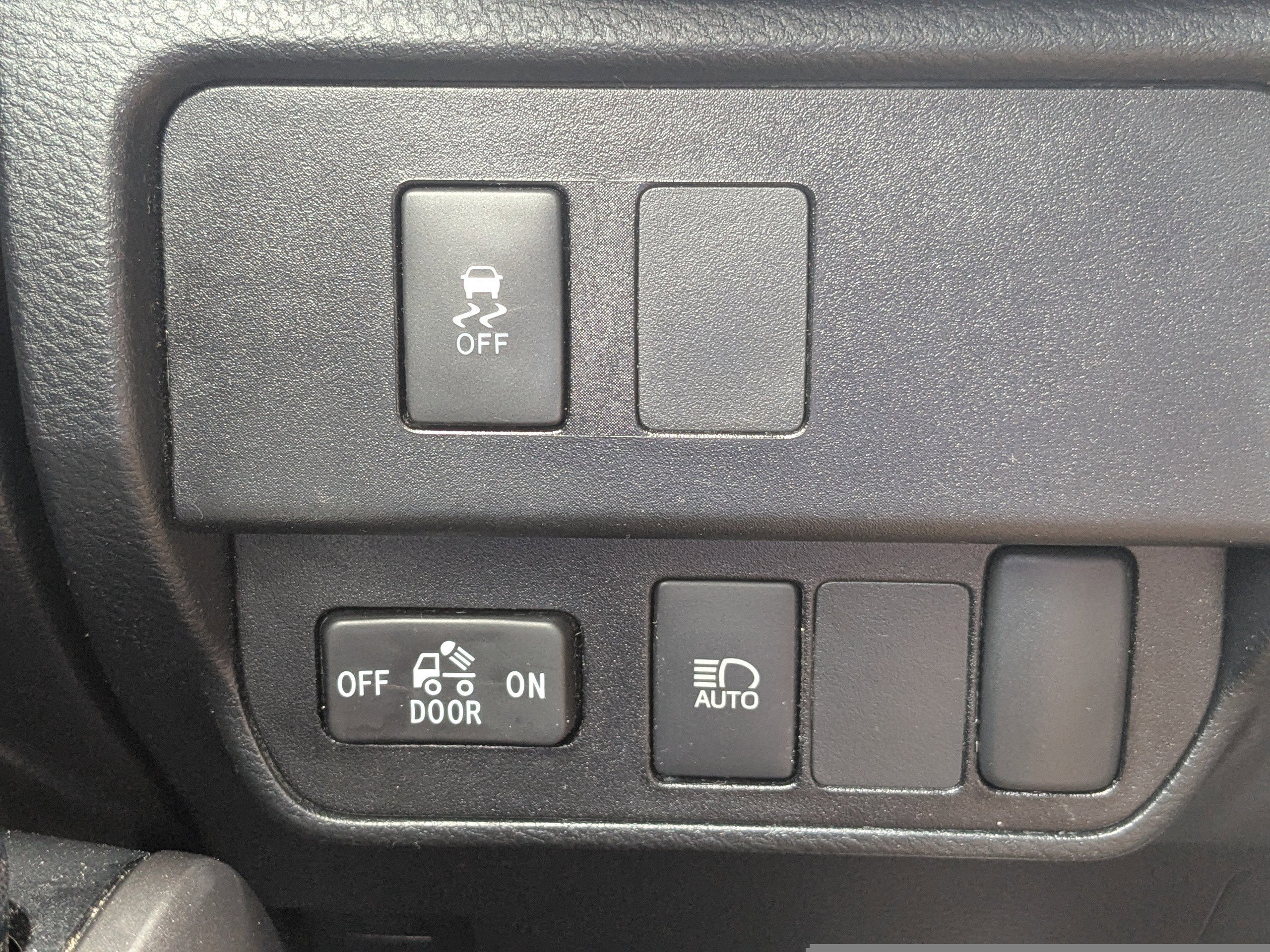 Used 2022 Toyota Tacoma SR5 w/ Technology Package image 25