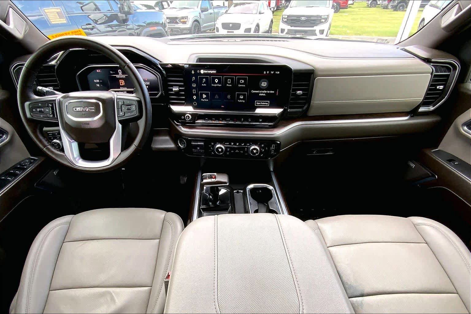 Used 2024 GMC Sierra 1500 SLT AWD/4WD image 14
