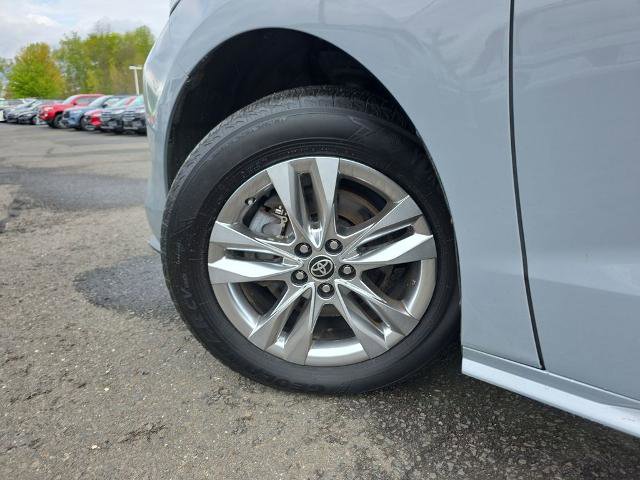 Used 2022 Toyota Sienna XLE Woodland Edition AWD/4WD image 14