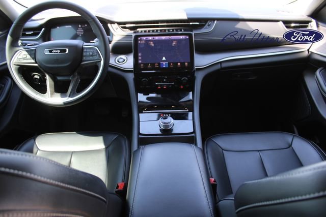 Used 2023 Jeep Grand Cherokee Limited w/ Black Appearance Package RWD image 16