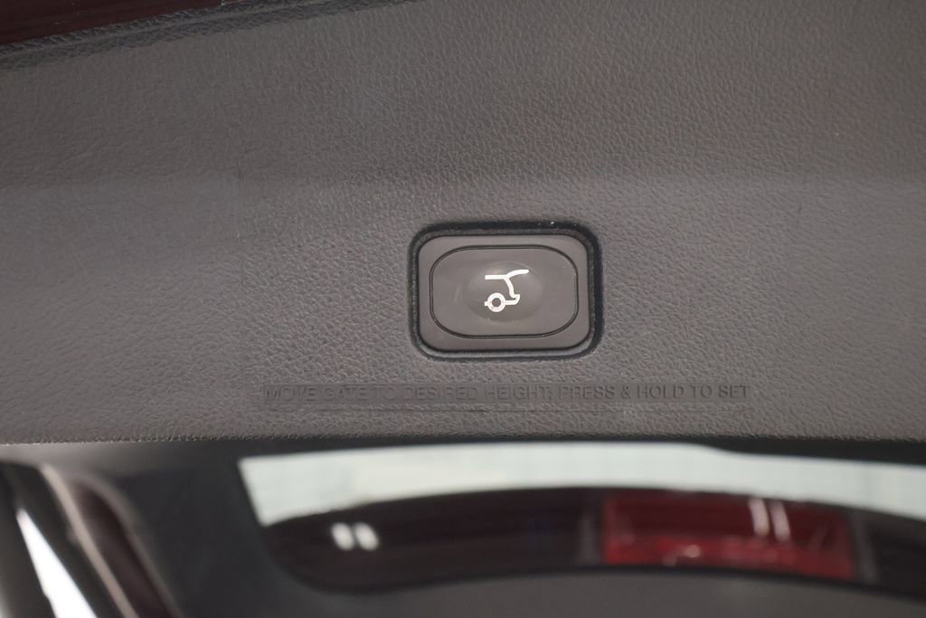 Certified 2018 Ford Explorer XLT w/ Equipment Group 202A image 45