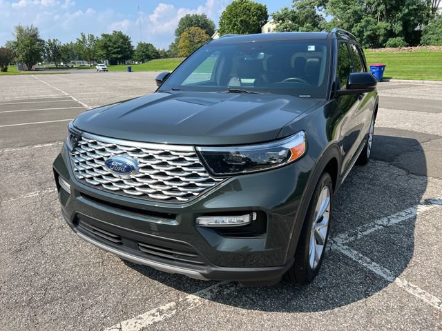 Certified 2023 Ford Explorer Platinum w/ Technology Package AWD/4WD image 4