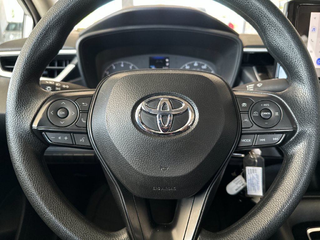 Used 2025 Toyota Corolla LE FWD image 20