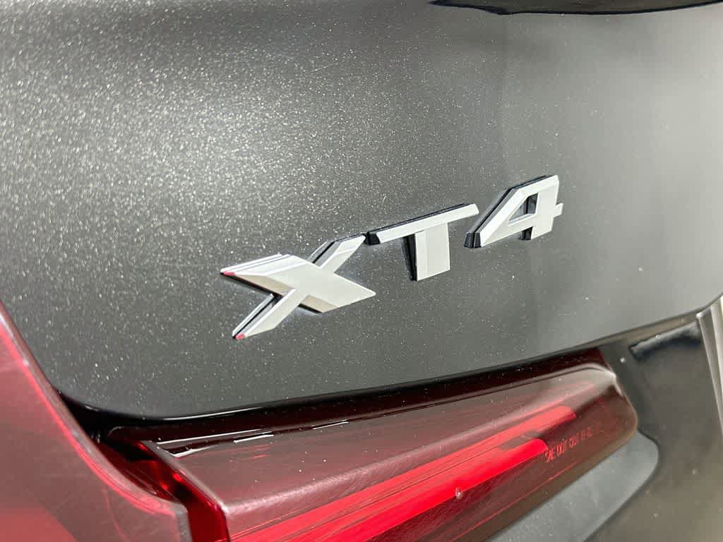 Used 2025 Cadillac XT4 Premium Luxury FWD image 7