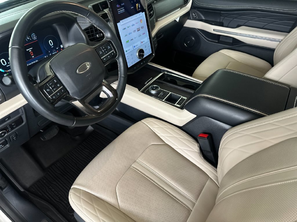 Certified 2024 Ford Expedition Platinum RWD image 9