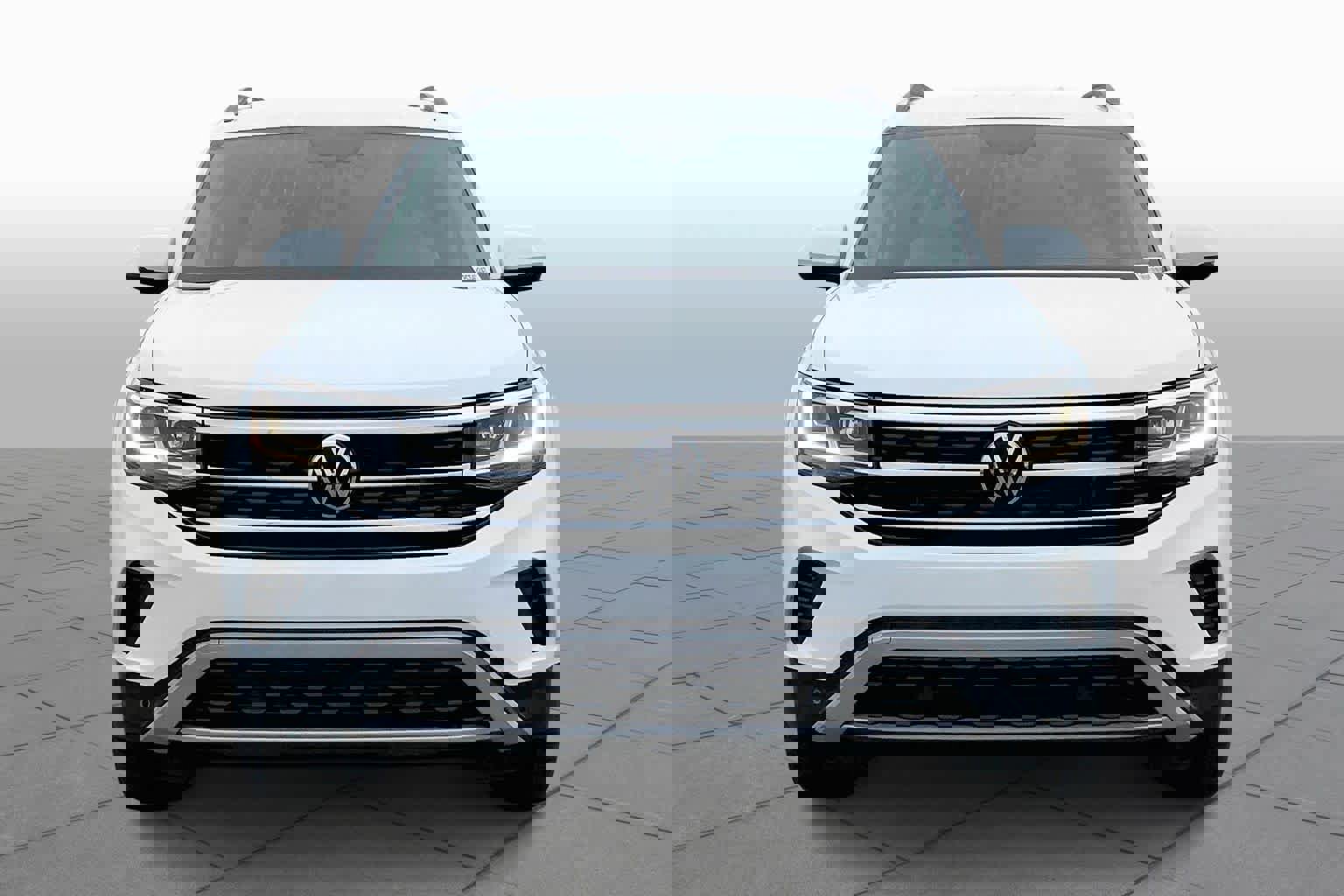 Used 2023 Volkswagen Atlas SE w/ Black Wheel Package image 6