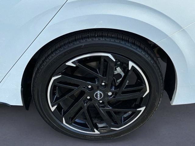 Used 2026 Nissan Sentra SR w/ Floor Mat Package FWD image 10