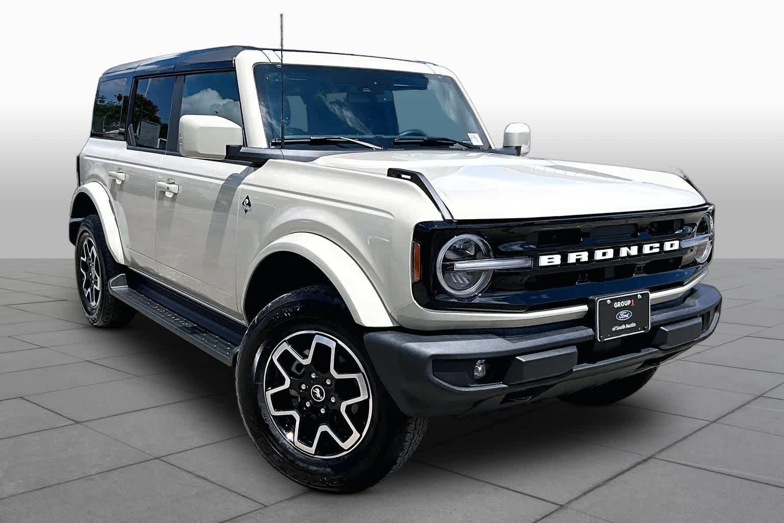 Certified 2025 Ford Bronco Outer Banks AWD/4WD image 3