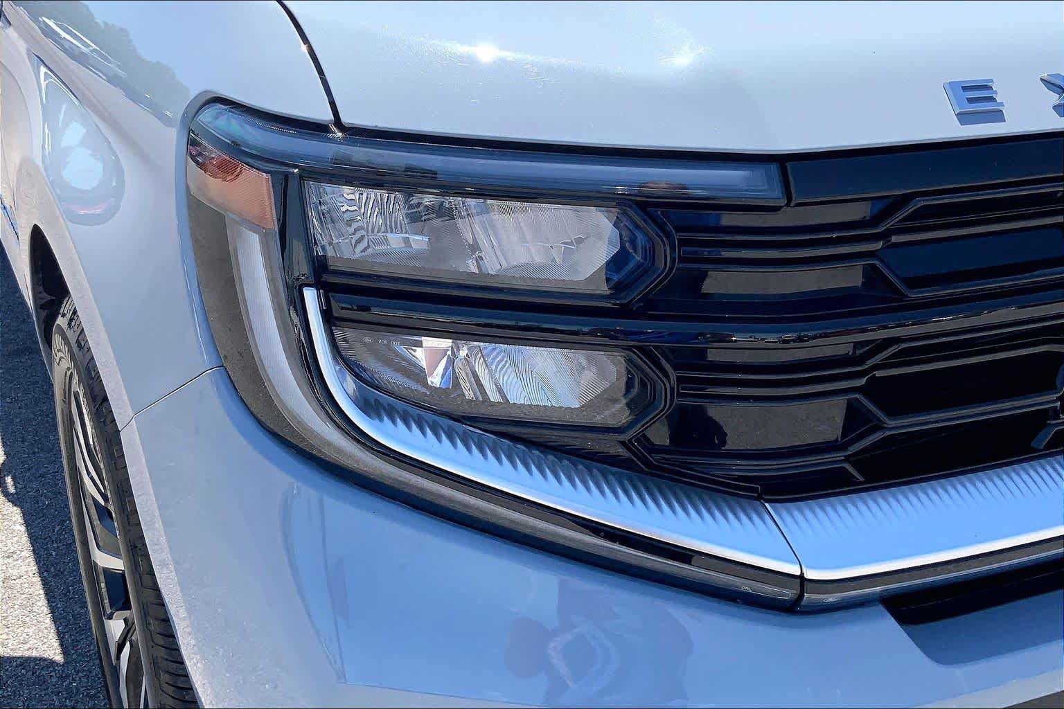 Certified 2025 Ford Expedition Max Platinum w/ Driver's Package AWD/4WD image 28