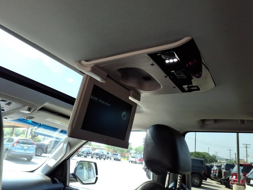 Used 2019 Cadillac Escalade Luxury RWD image 14