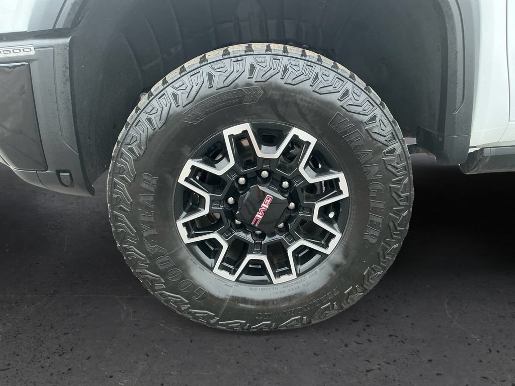 Used 2024 GMC Sierra 2500 AT4X AWD/4WD image 13