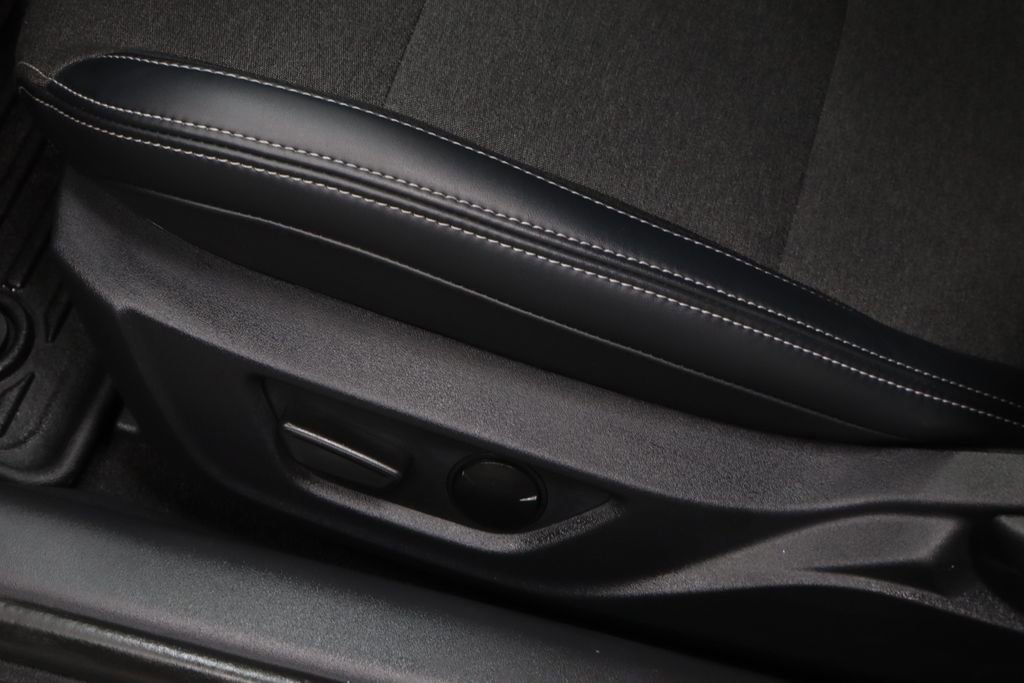 Certified 2024 Ford Mustang Coupe RWD image 23