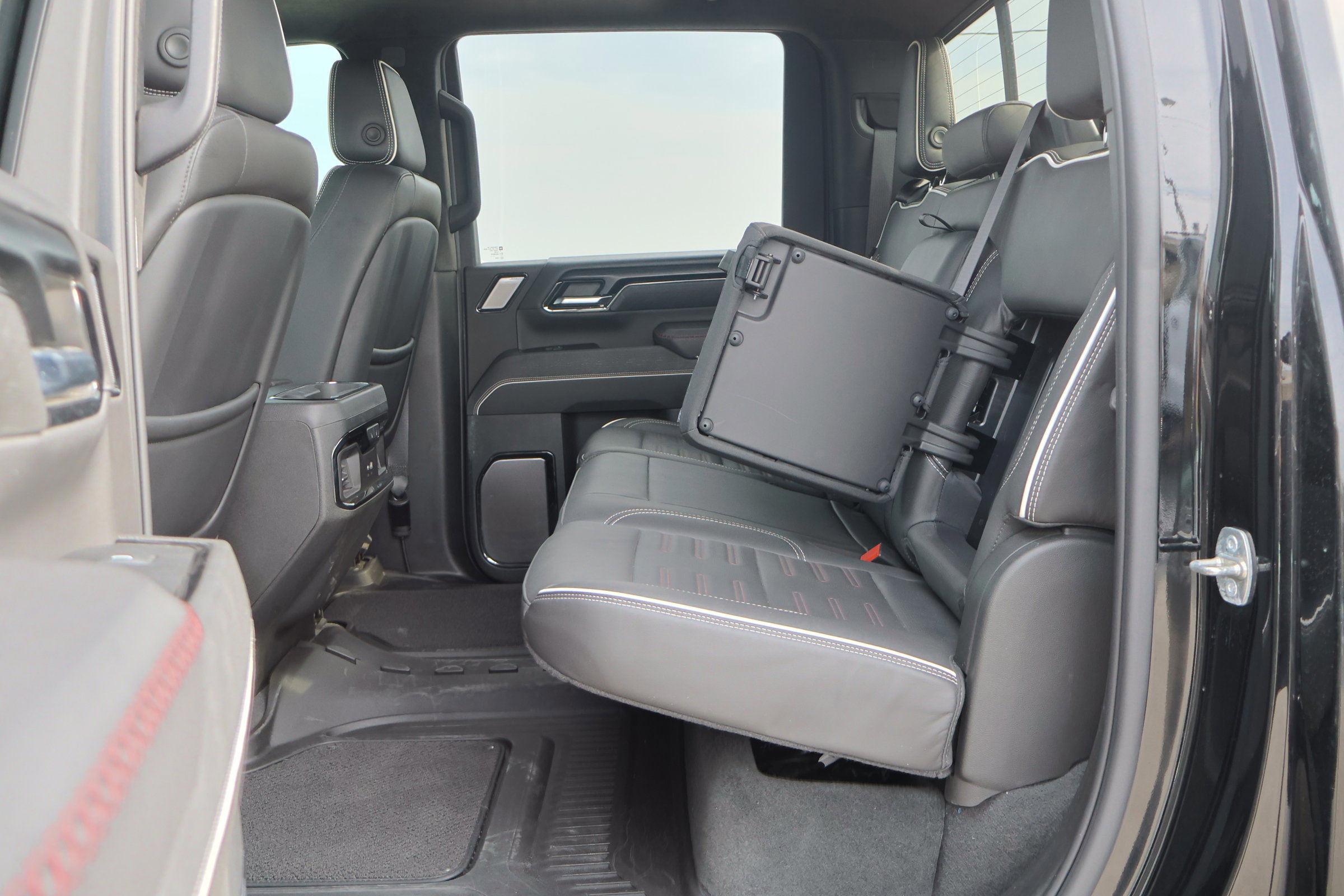 Used 2024 GMC Sierra 2500 AT4X image 45