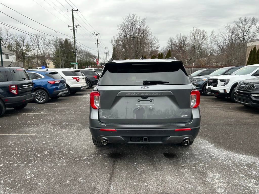 Certified 2023 Ford Explorer XLT w/ Equipment Group 202A image 4