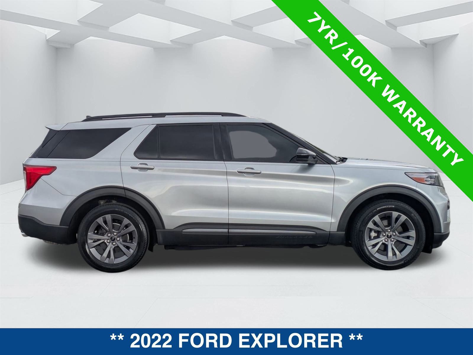 Certified 2022 Ford Explorer XLT w/ Equipment Group 202A image 6