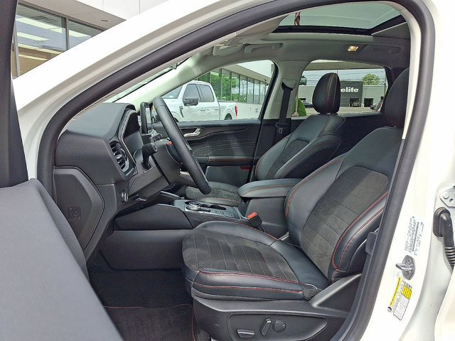 Certified 2022 Ford Escape SEL w/ SEL Stealth AWD Package image 11