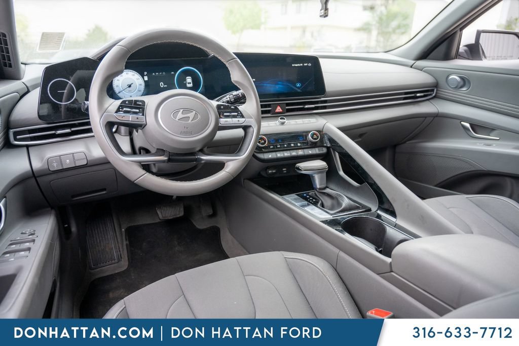 Used 2024 Hyundai Elantra SEL w/ Convenience Package FWD image 21