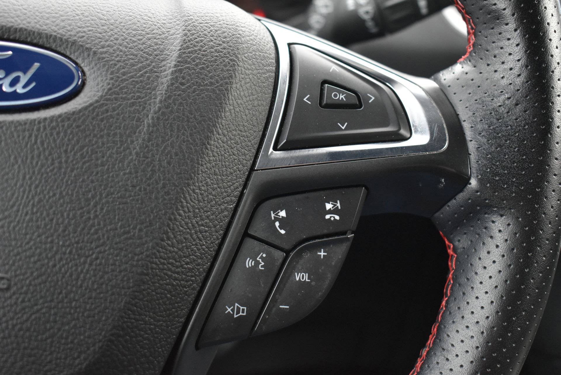 Certified 2022 Ford Edge ST-Line image 23