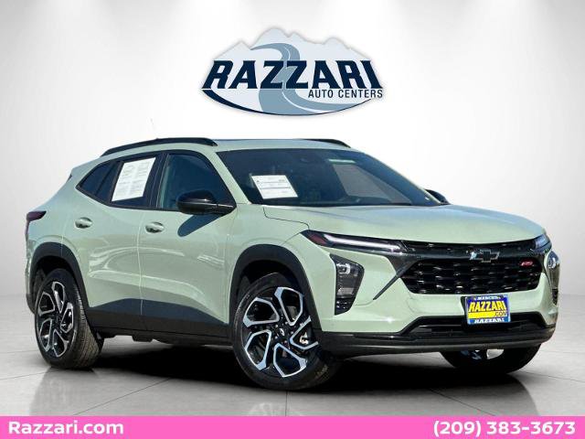 Used 2024 Chevrolet Trax RS w/ Sunroof Package FWD image 1
