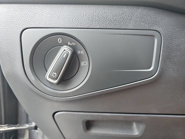 Used 2023 Volkswagen Tiguan SE R-Line FWD image 30