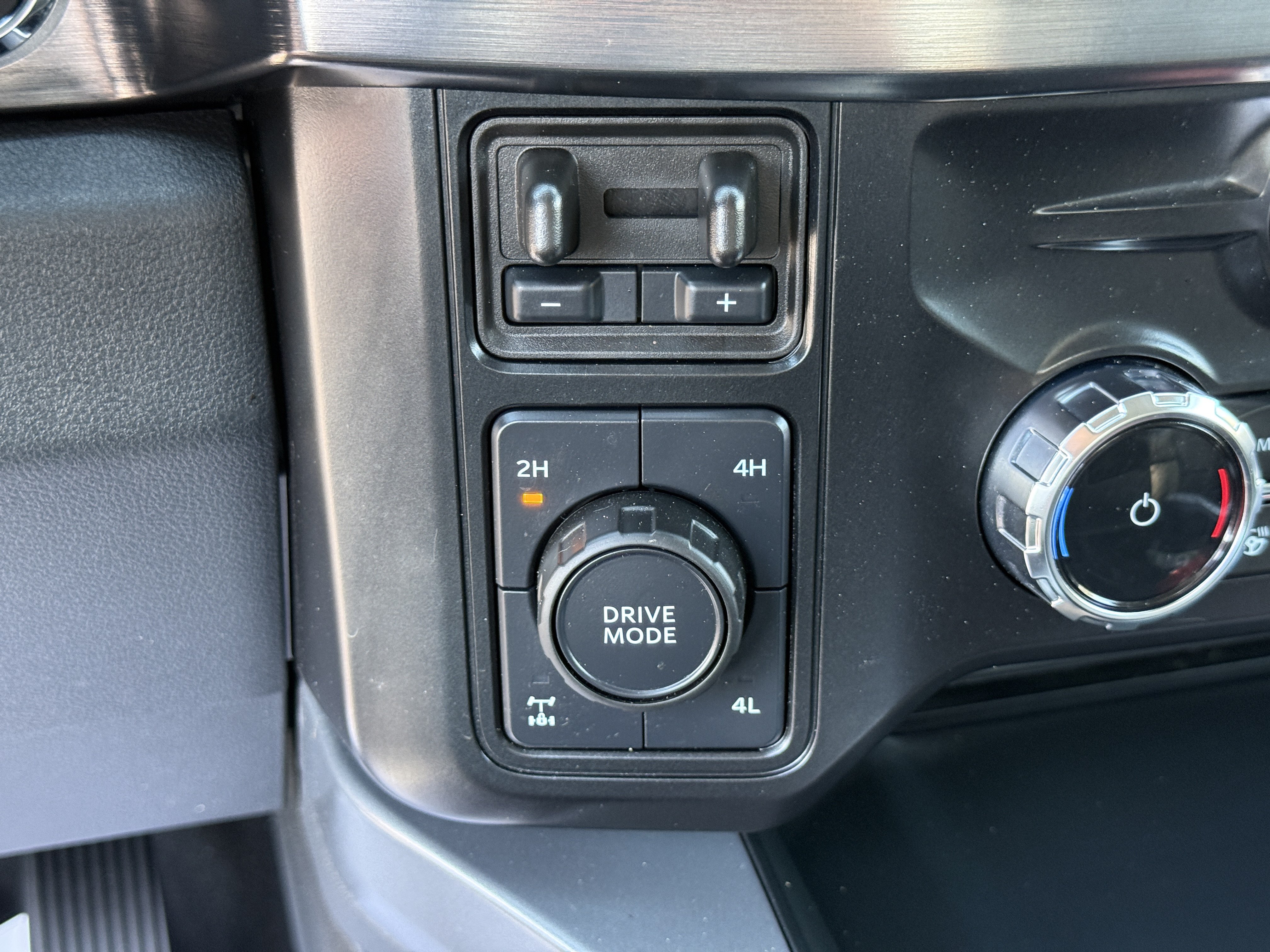 Certified 2025 Ford F250 Lariat w/ Chrome Package AWD/4WD image 21