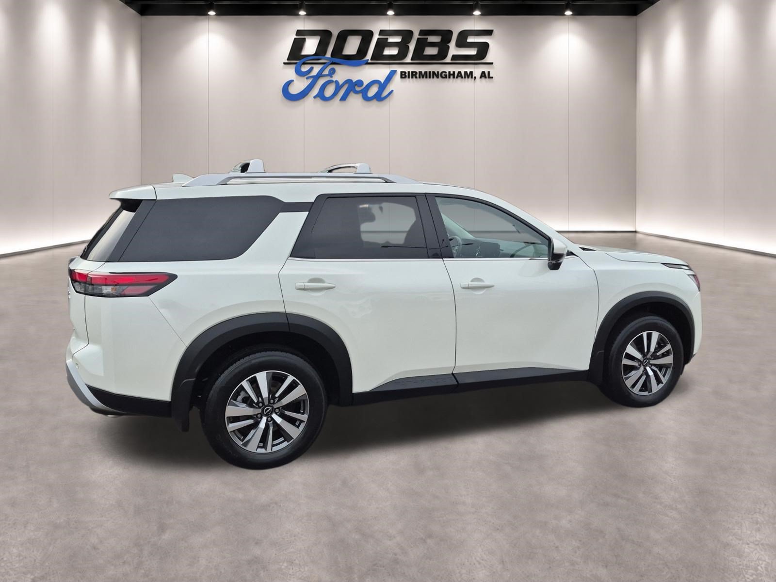 Used 2024 Nissan Pathfinder SL AWD/4WD image 4