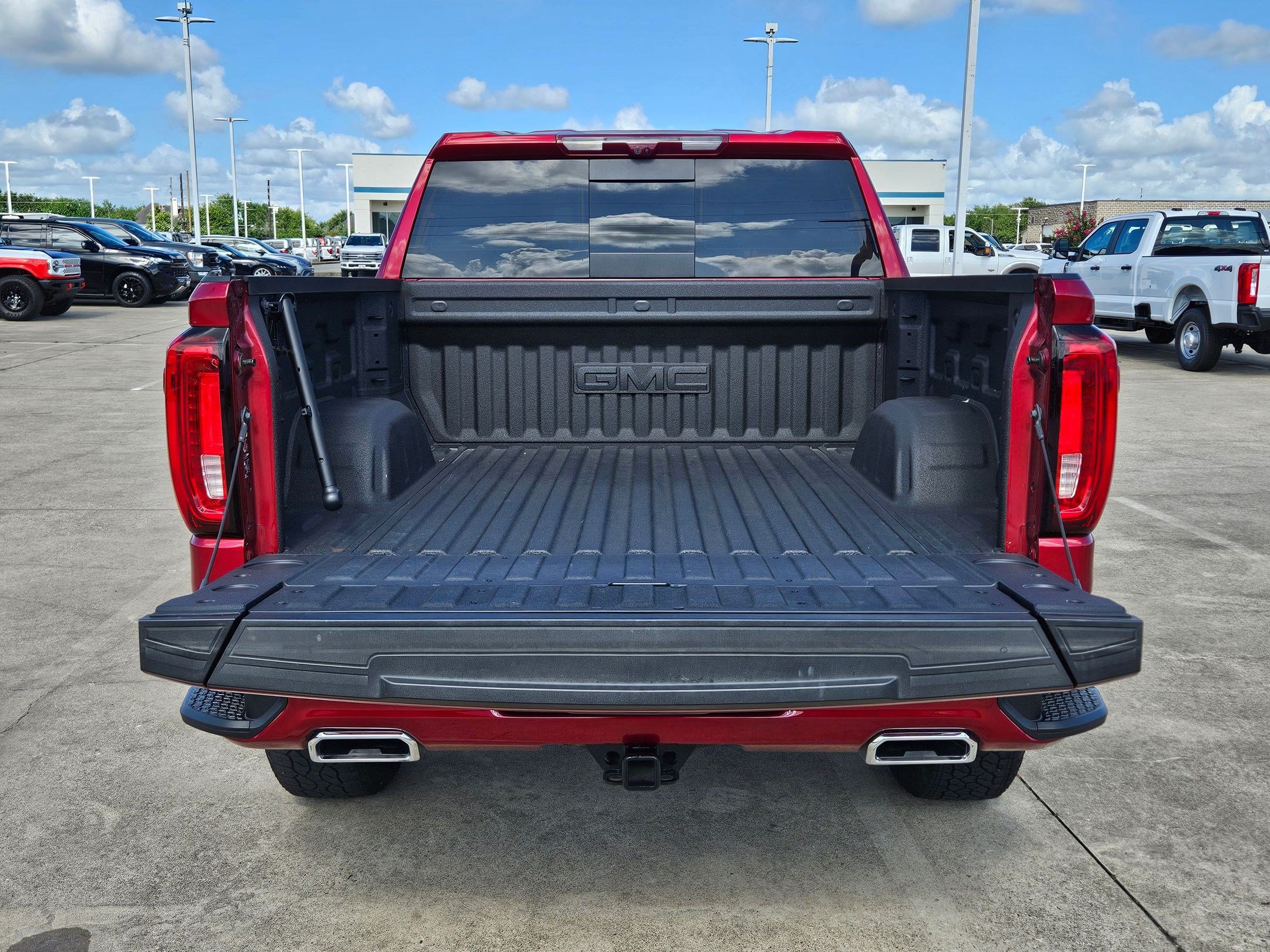 Used 2025 GMC Sierra 1500 AT4 w/ AT4 Premium Package AWD/4WD image 31