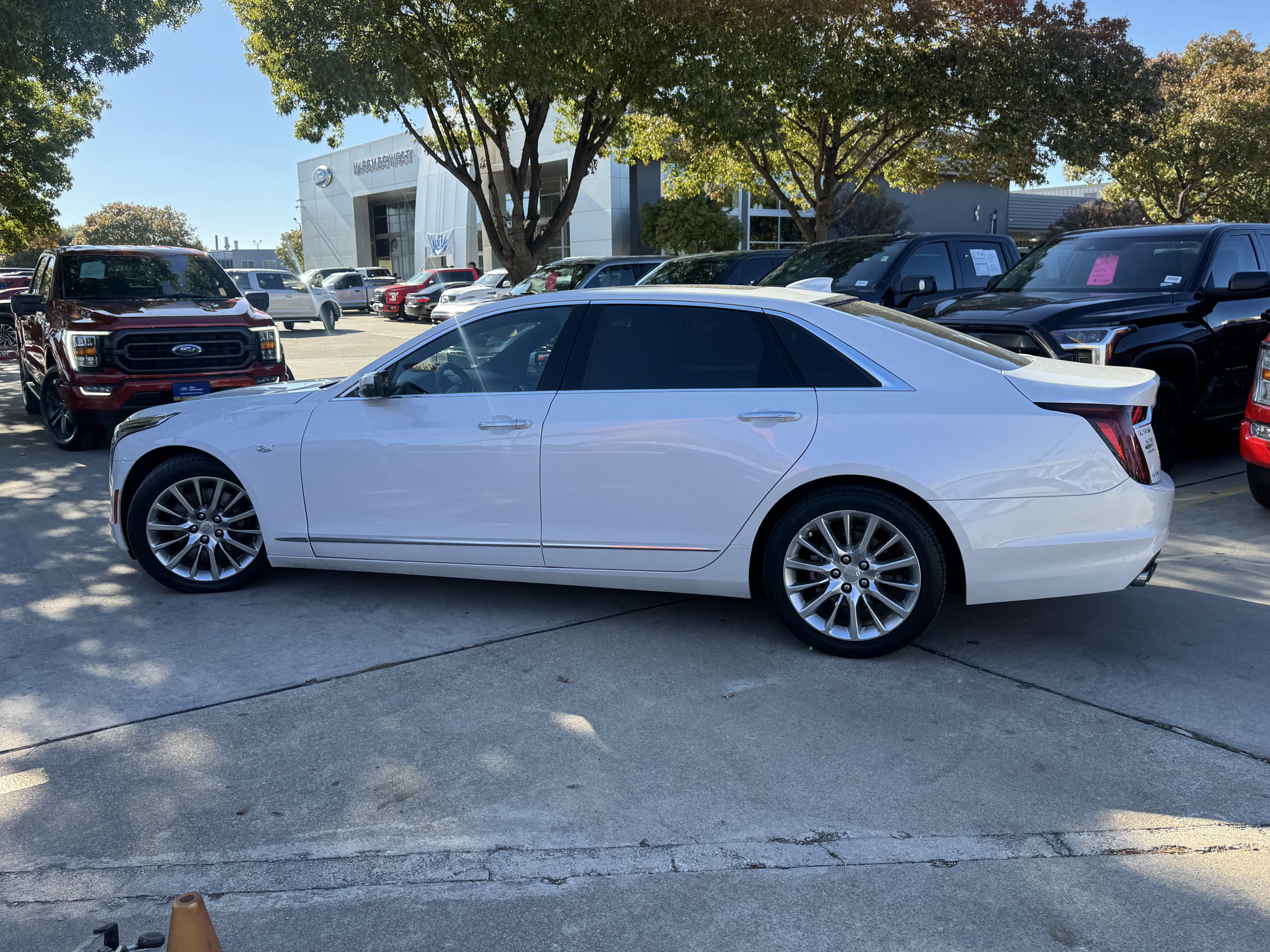 Used 2019 Cadillac CT6 Luxury w/ Driver Awareness Package image 10