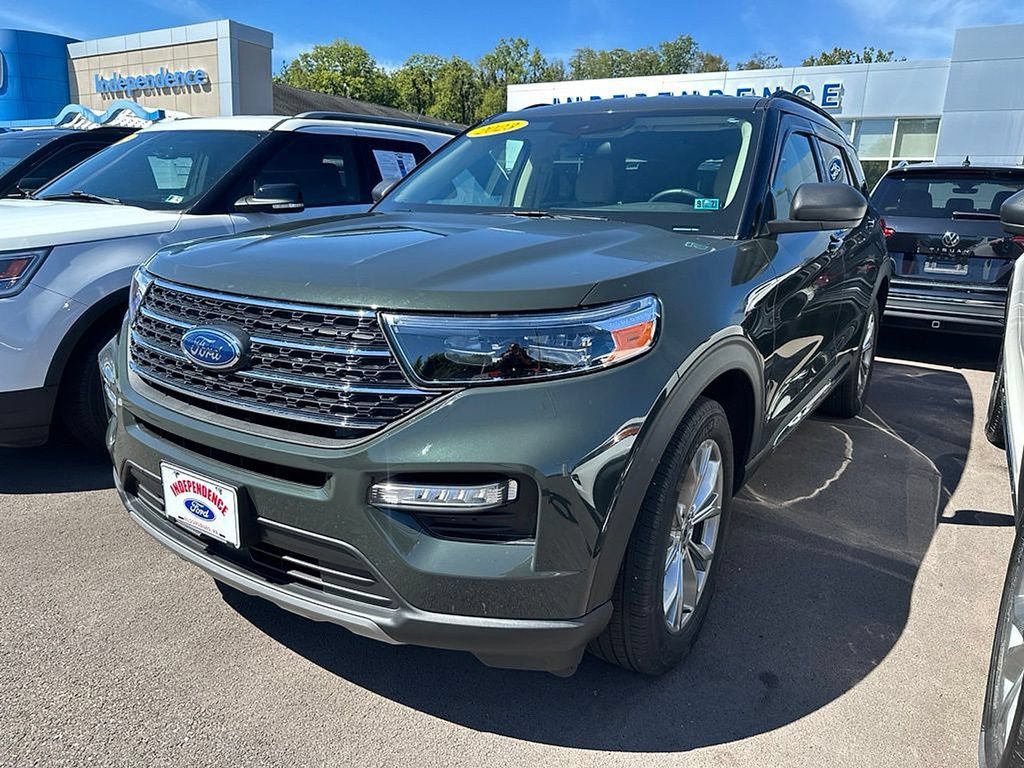 Certified 2023 Ford Explorer XLT w/ Equipment Group 202A AWD/4WD image 5